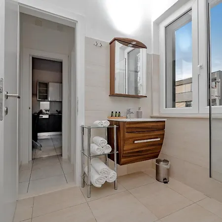 Palomar Luxury * سبليت