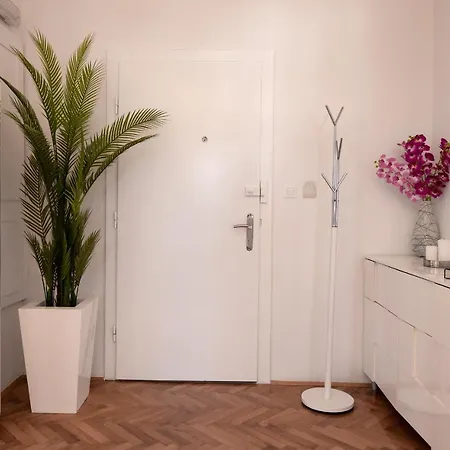 Palomar Luxury Апартаменты *