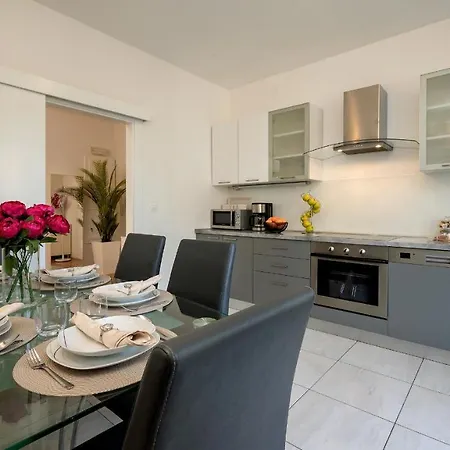 Апартаменты Palomar Luxury *